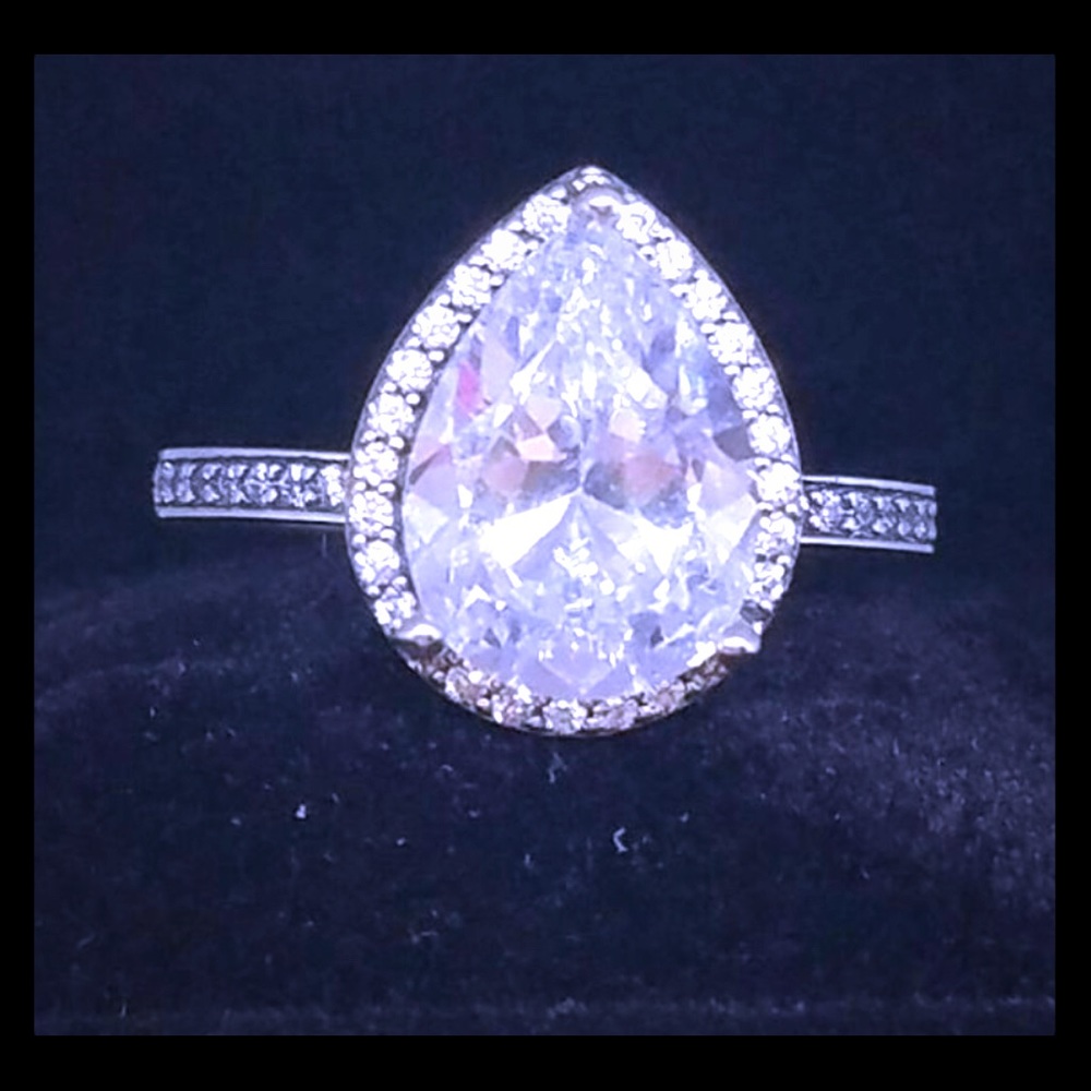 Pandora teardrop ring